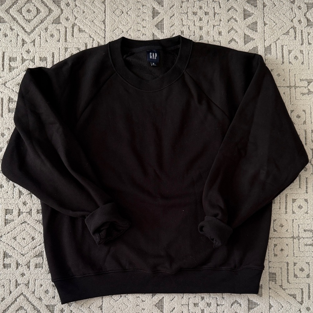 NWOT GAP Women's Black Crewneck Sweatshirt